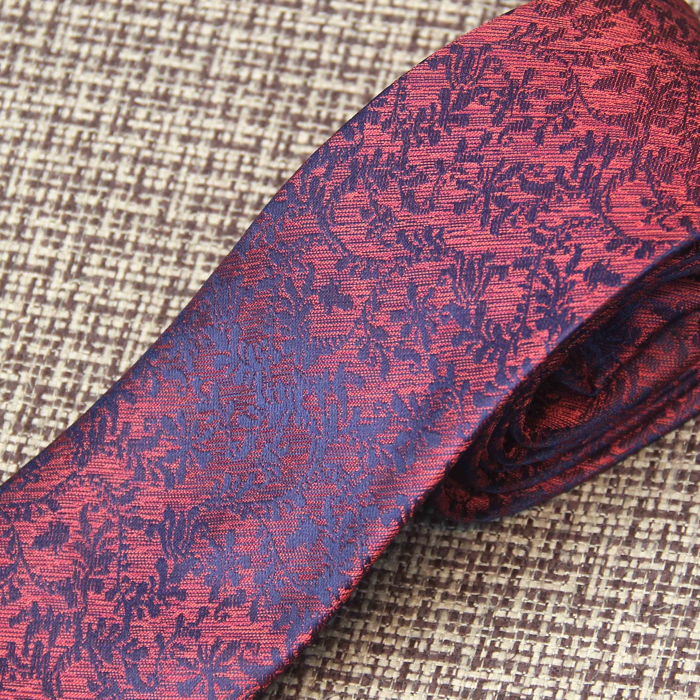 Red Contrast Floral Tie